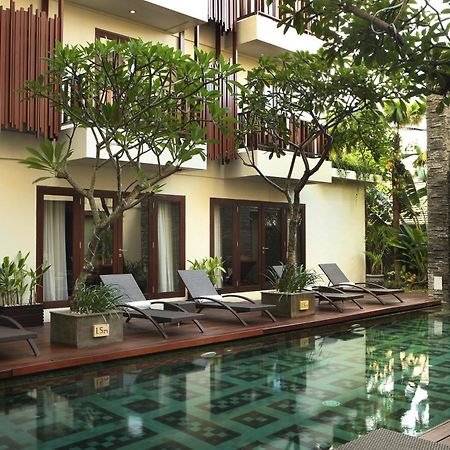 D'Primahotel Seminyak Exterior photo