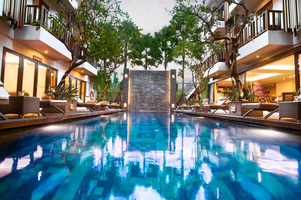 D'Primahotel Seminyak Exterior photo