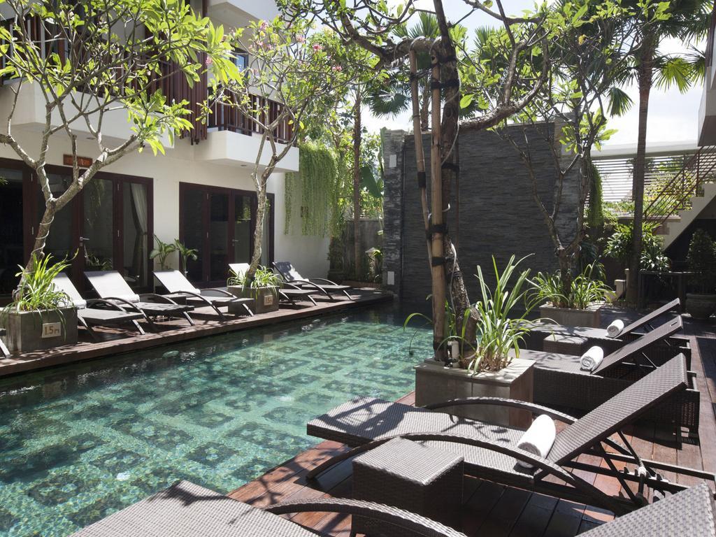 D'Primahotel Seminyak Exterior photo